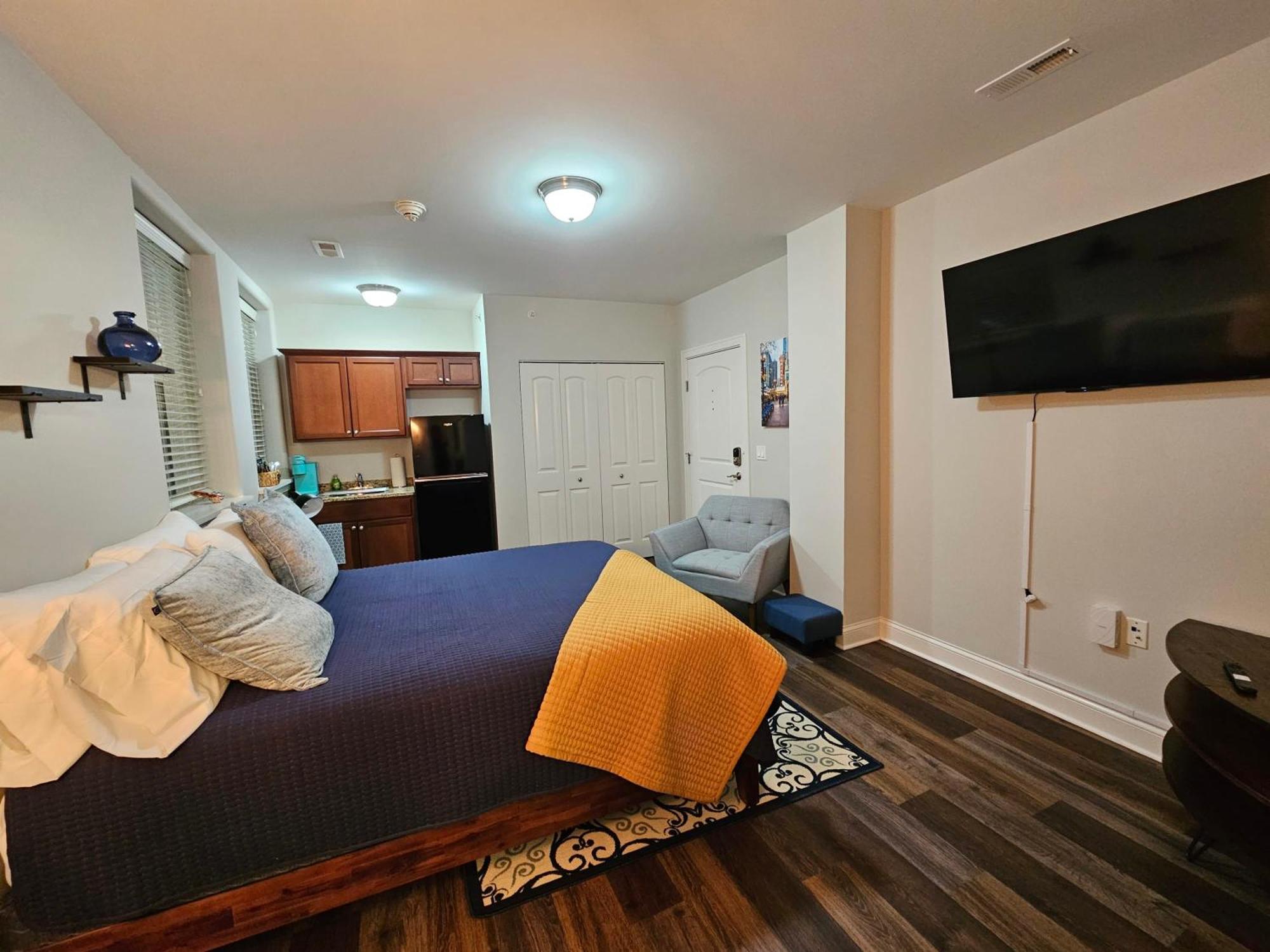 Cute + Cozy Studio At The Inman - 207 Champaign Exteriör bild